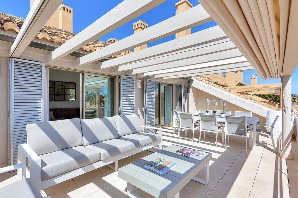 Yolo Spaces - Sotogrande Sea View Penthouse San Roque  Bagian luar foto